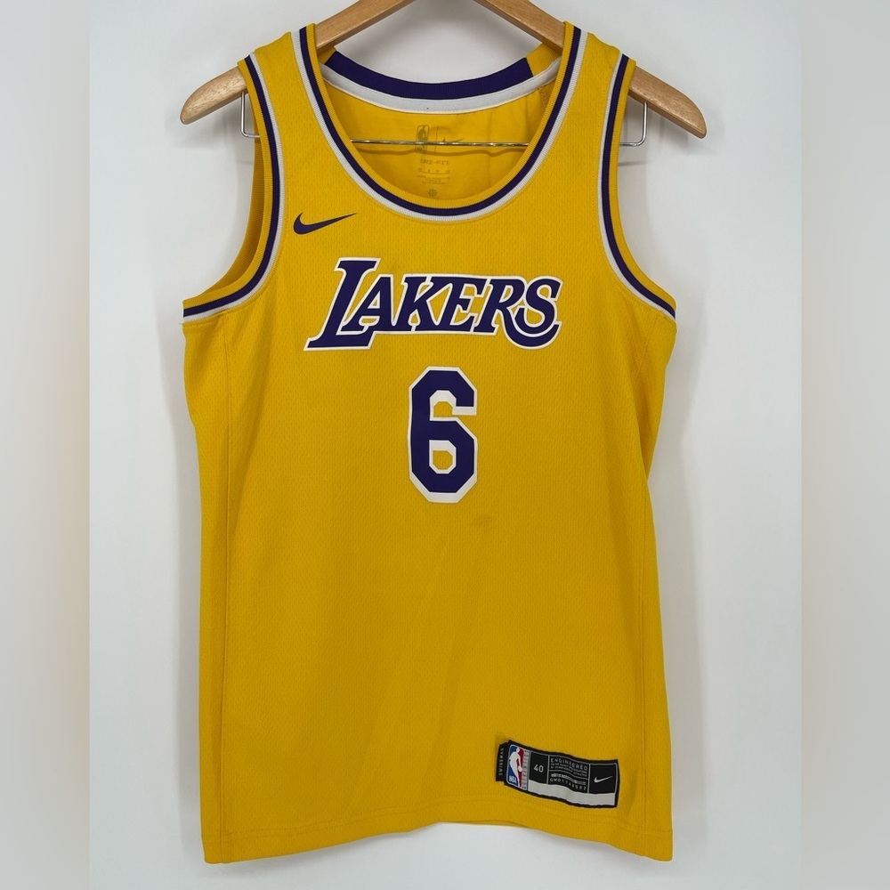 Nike LeBron James #6 Lakers Swingman Jersey Yellow Dri-Fit Size S GM01164502
